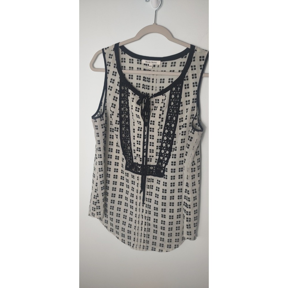 Black Rain Large Women's‎ Shirt Geometric Grid Pattern Crochet Detailing Flowy